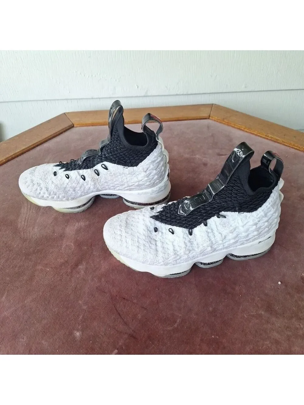 Nike Lebron James 15 Graffiti White  Sz 7y 2017